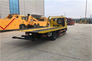 额敏非事故拖车