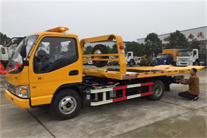 额敏哪里有拖车服务